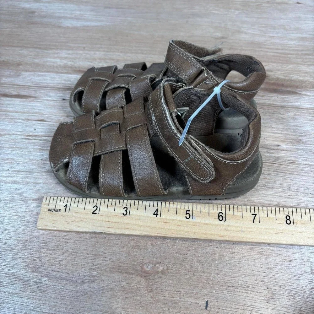 The Childrens Place Boys Brown Fisherman Sandals Hook Loop Straps Size 9/10